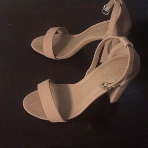Women’s shoes
